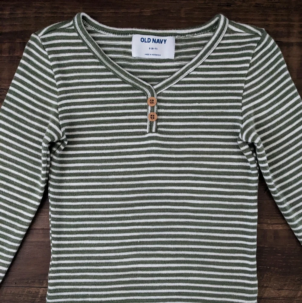 Old Navy Green Ruffle Henley Shirt